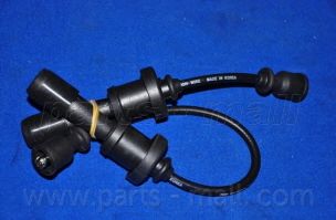 Купить PARTS-MALL PEA-E54 Комплект проводов зажигания HYUNDAI SONATA(EF) 98-00