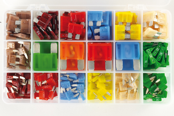 Купить Tesla FNTXMULTIBOX Предохранители плоские MINI, ATO, MAXI  MULTIBOX FN-140шт.; FT-105шт.; FX-12шт.